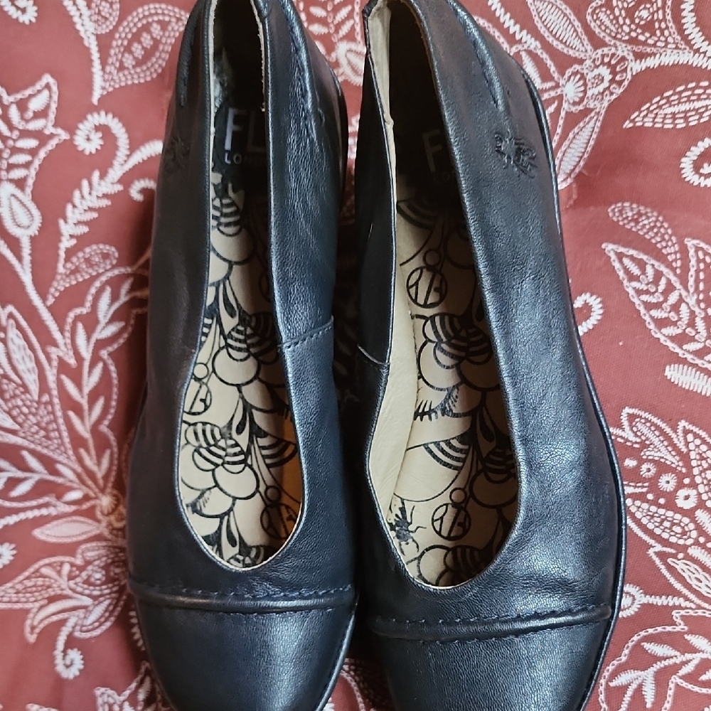 EUC Fly London Black Wedge Heels Size 9